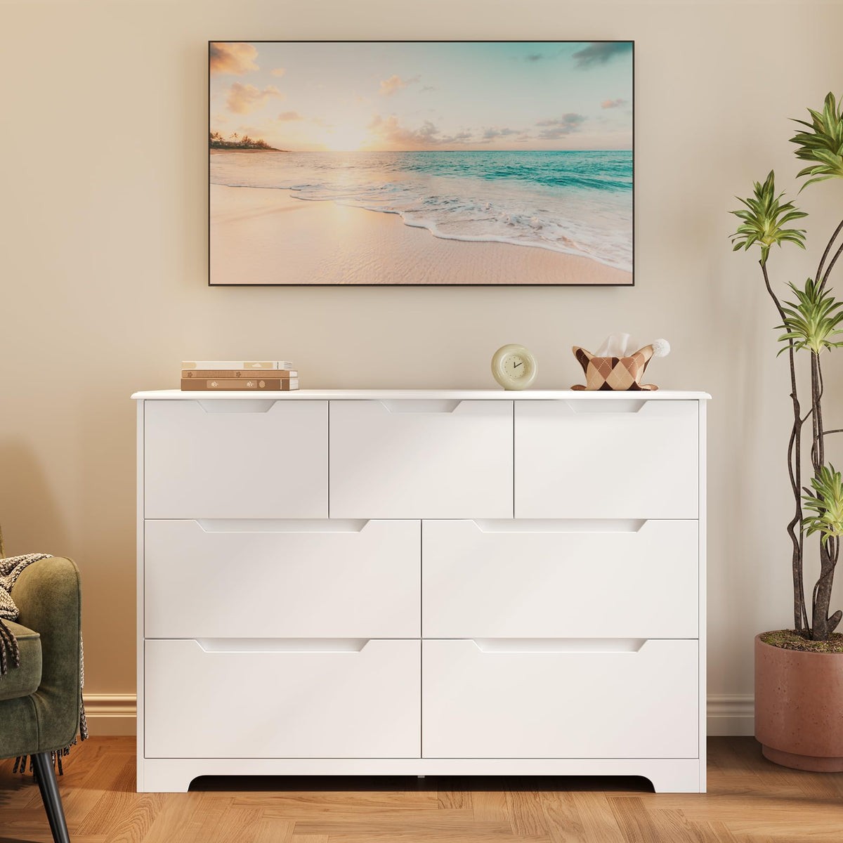 White 7 Drawer Dresser V669