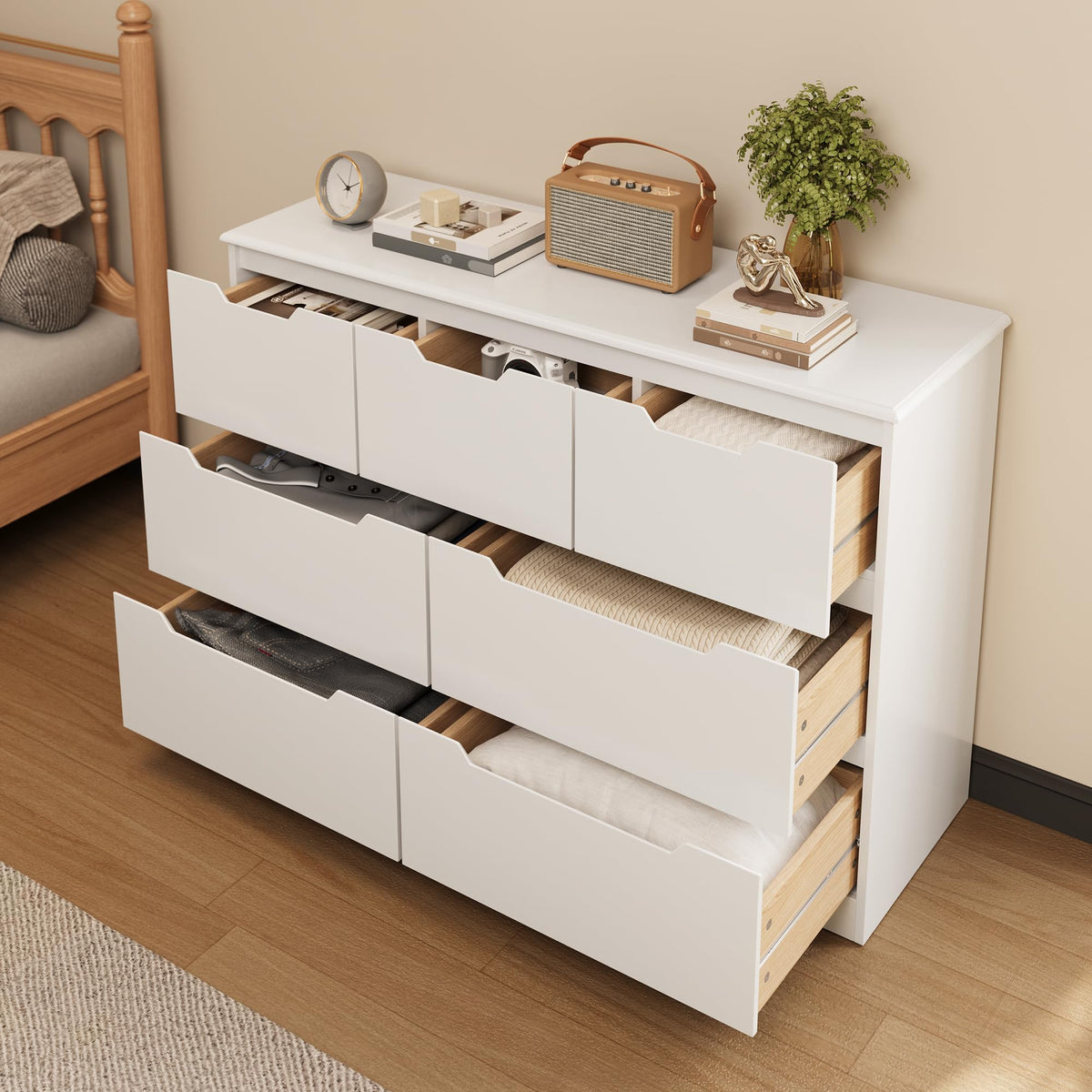 White 7 Drawer Dresser V669